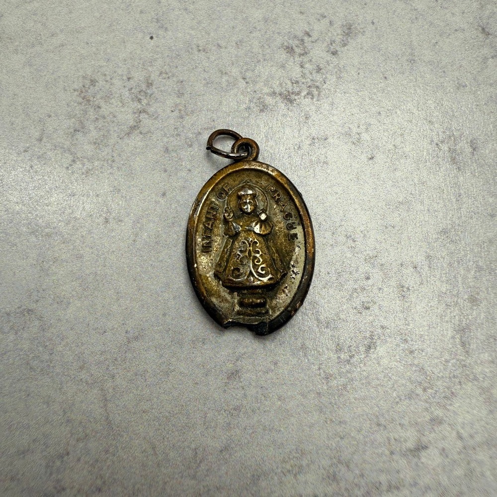 Vintage Medal Pendant Infant Of‎ Prague Christian Italy 1"